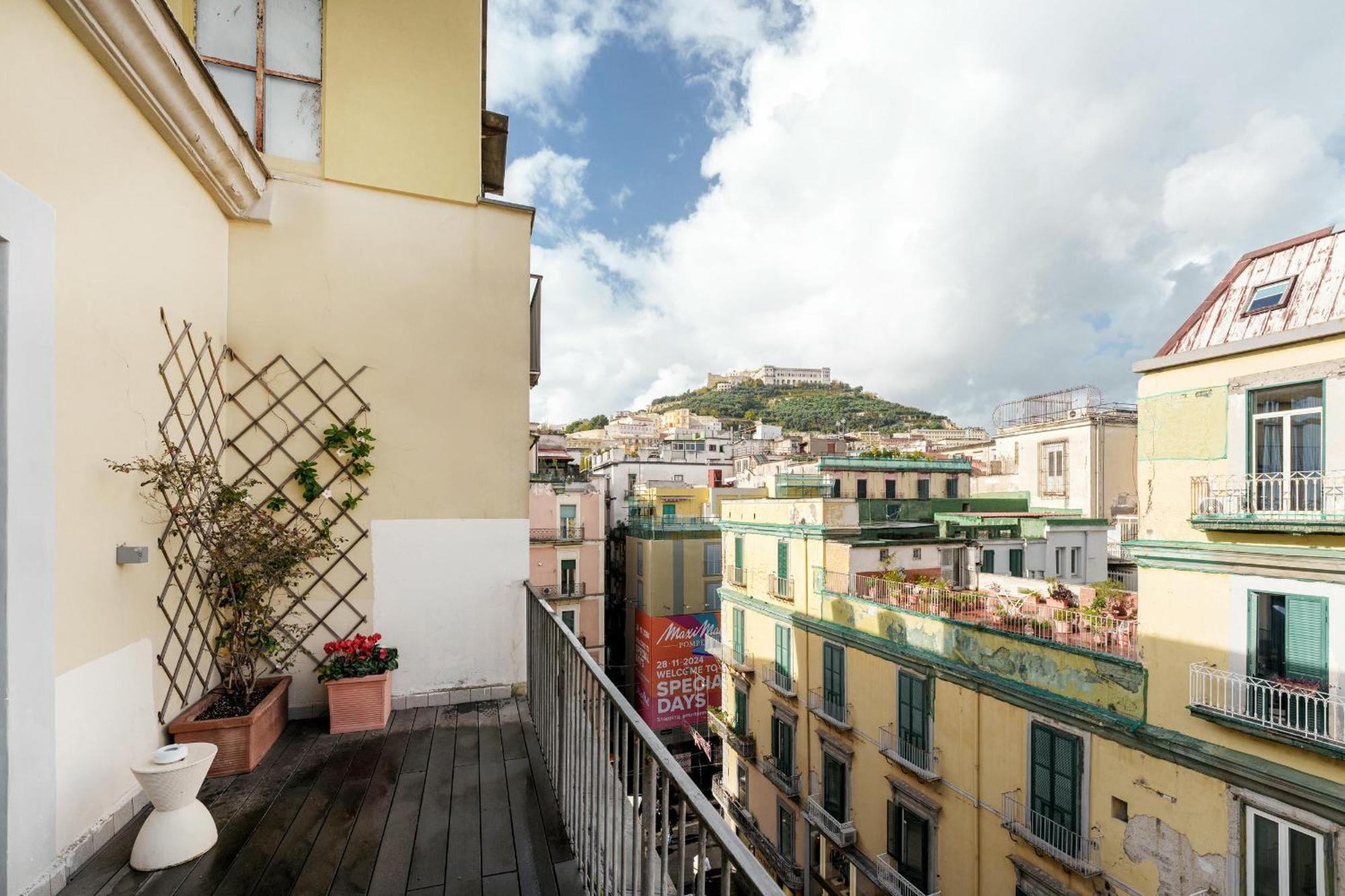 Attico Partenopeo Bed and breakfast